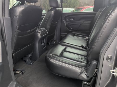 Used 2018 Nissan Titan SV w/ SV Convenience Package image 27
