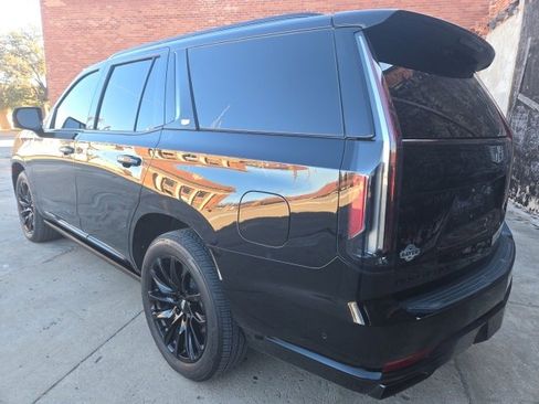 Used 2024 Cadillac Escalade Sport Platinum w/ LPO, ONYX Package image 5