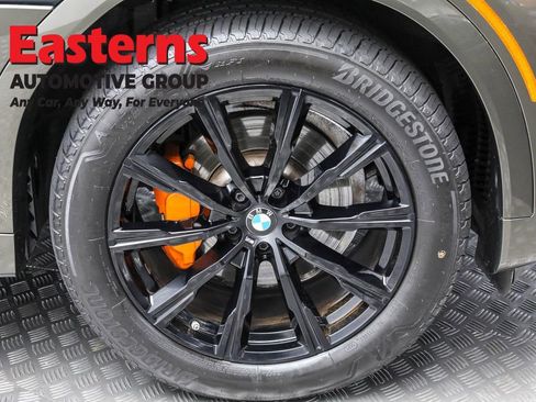 Used 2022 BMW X6 xDrive40i w/ M Sport Package image 59