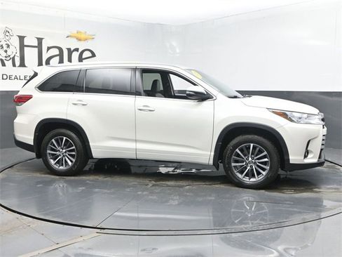 Used 2018 Toyota Highlander XLE image 1