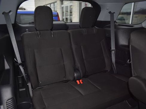 Used 2023 Ford Explorer XLT image 40