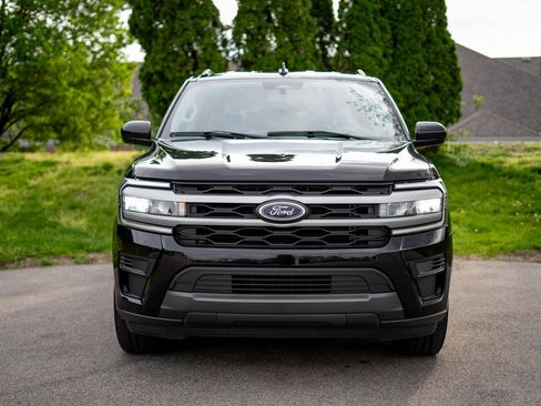Used 2024 Ford Expedition XLT image 2