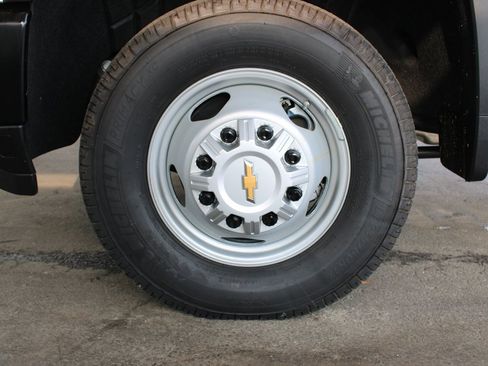 Used 2026 Chevrolet Silverado 3500 W/T w/ WT Convenience Package AWD/4WD image 34