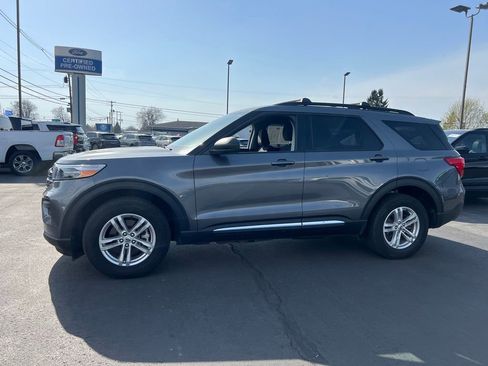Certified 2022 Ford Explorer XLT w/ Class IV Trailer Tow Package image 5