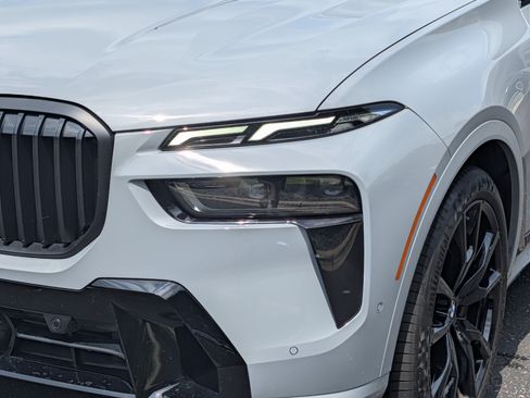 Used 2024 BMW X7 xDrive40i w/ Executive Package AWD/4WD image 16