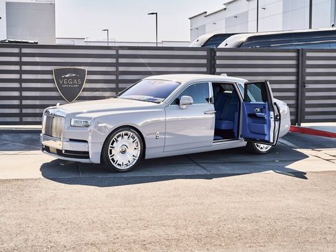 Used 2024 Rolls-Royce Phantom Sedan w/ The Phantom Package RWD image 5