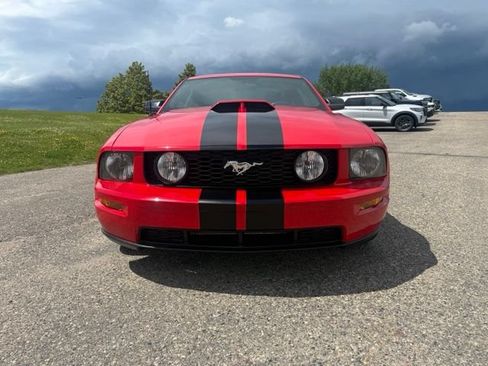 Used 2005 Ford Mustang GT Premium RWD image 2