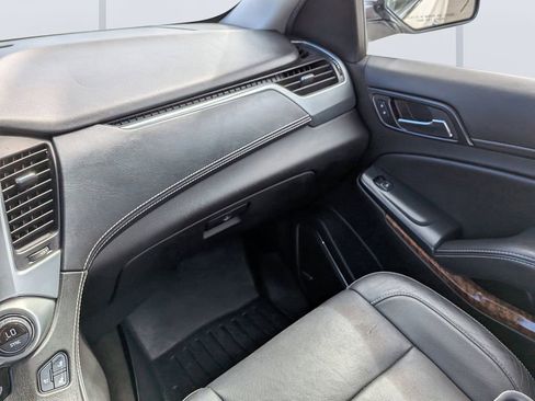 Used 2017 Chevrolet Suburban Premier image 18