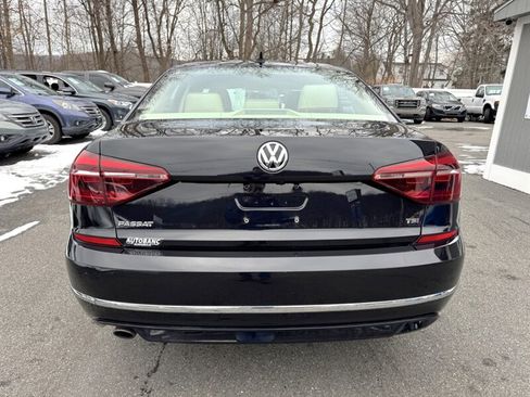 Used 2018 Volkswagen Passat 2.0T R-Line image 6