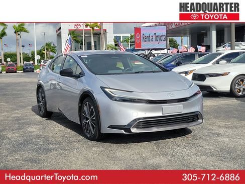Used 2025 Toyota Prius XLE FWD image 1