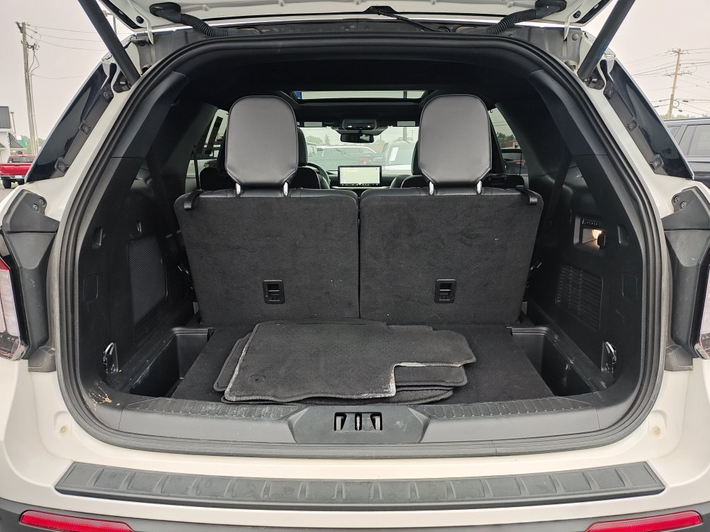 Used 2025 Ford Explorer ST AWD/4WD image 9