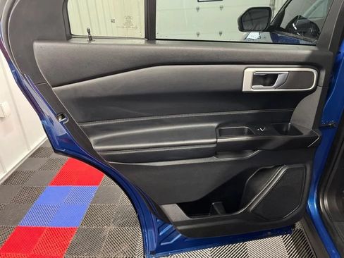 Used 2020 Ford Explorer XLT w/ Equipment Group 202A AWD/4WD image 20