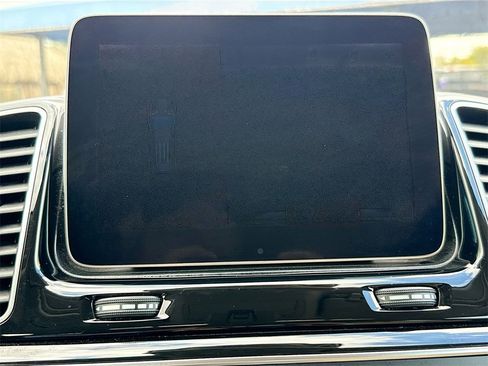 Used 2019 Mercedes-Benz GLE 400 4MATIC w/ Premium 1 Package image 15