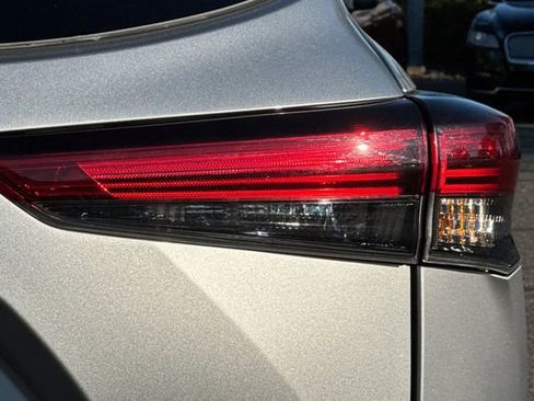Used 2023 Toyota Highlander LE FWD image 50