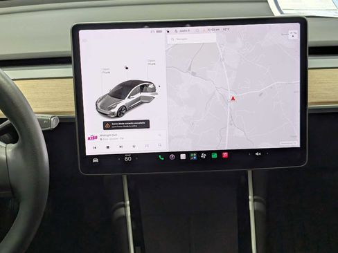 Used 2020 Tesla Model 3 Standard Range Plus RWD image 19