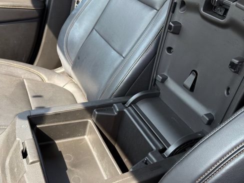 Used 2019 Chevrolet Traverse Premier AWD/4WD image 39