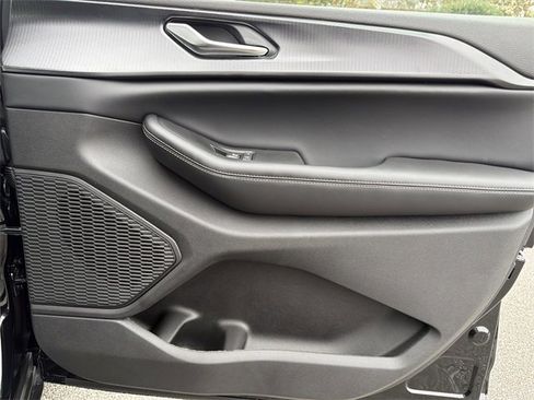 New 2025 Jeep Grand Cherokee L Altitude image 13