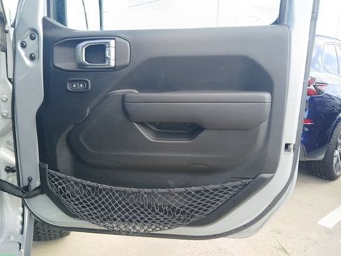 Used 2023 Jeep Wrangler Unlimited Rubicon 4xe AWD/4WD image 14