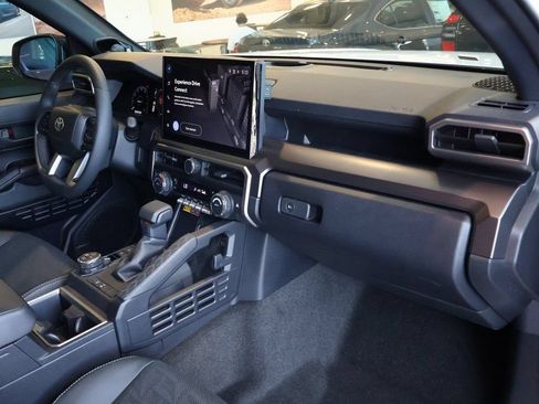 Used 2026 Toyota 4Runner TRD Off-Road Premium AWD/4WD image 7