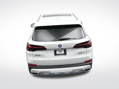 New 2026 BMW X5 xDrive50e image 24