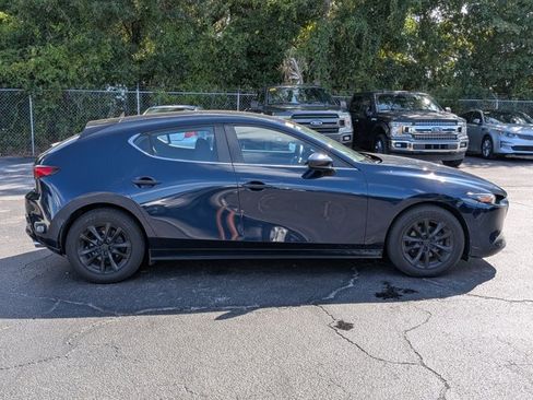 Used 2022 MAZDA MAZDA3 s FWD image 5