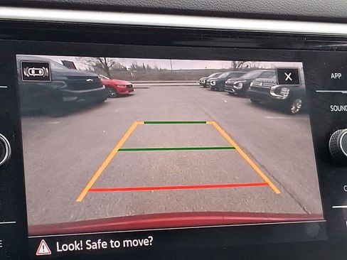 Used 2022 Volkswagen Atlas Cross Sport SE image 18