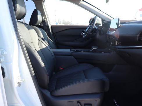 Used 2023 Nissan Rogue Platinum w/ Platinum Premium Package image 13