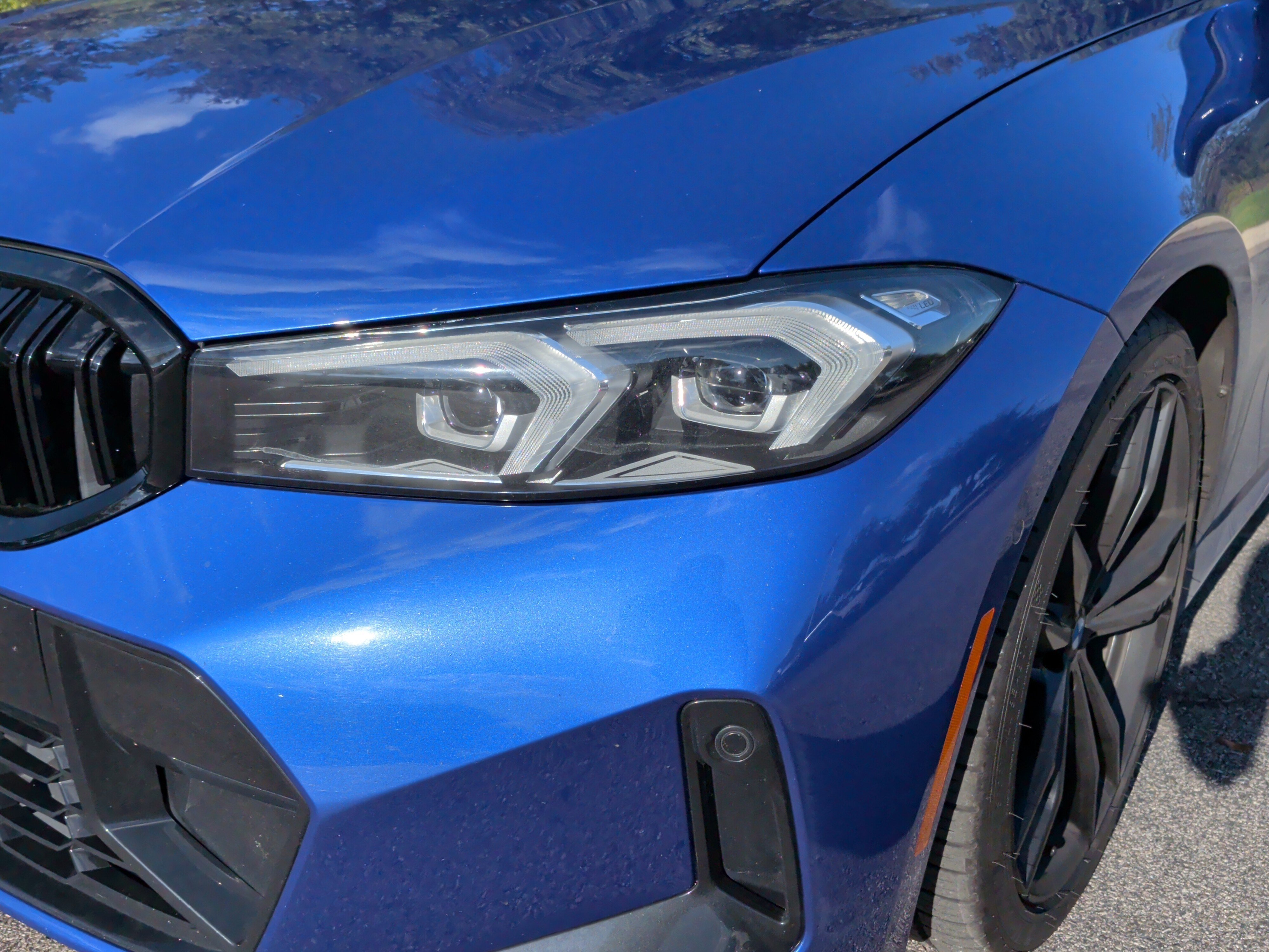 Used 2023 BMW 330i Sedan w/ M Sport Package RWD image 6