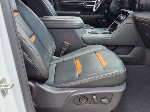 Used 2025 GMC Sierra 2500 AT4 w/ AT4 Premium Plus Package AWD/4WD image 20