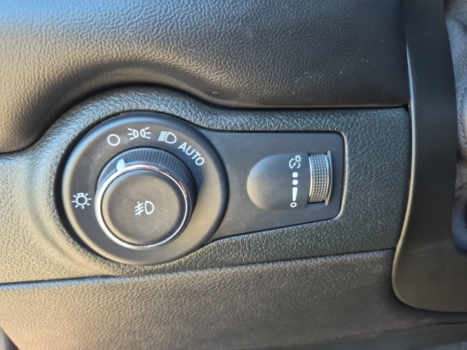 Used 2022 Dodge Durango SXT RWD image 34