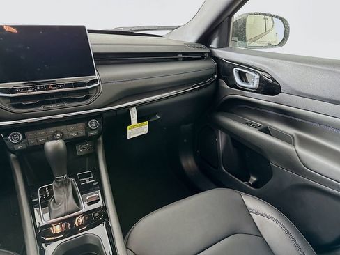 New 2026 Jeep Compass Limited image 30