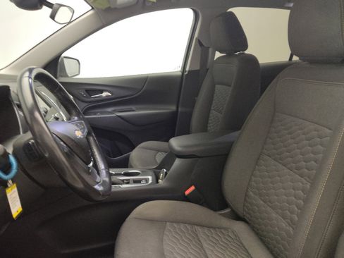Used 2019 Chevrolet Equinox LT w/ Driver Convenience Package image 17
