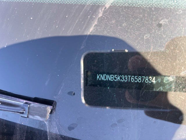 Used 2026 Kia Carnival FWD image 5