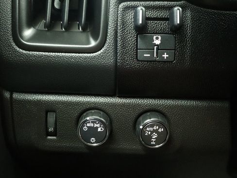 Used 2022 Chevrolet Colorado ZR2 AWD/4WD image 38