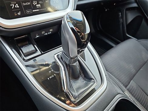 Used 2022 Subaru Outback Premium image 15