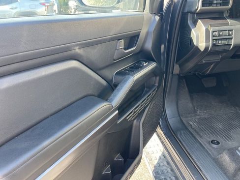 Used 2025 Toyota 4Runner SR5 AWD/4WD image 11