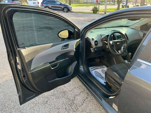 Used 2013 Chevrolet Sonic LT image 5