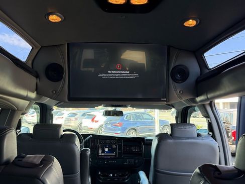 Used 2023 Chevrolet Express 2500 image 14