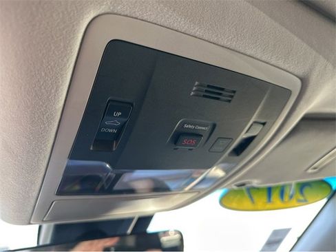 Used 2017 Lexus RX 450h AWD image 15