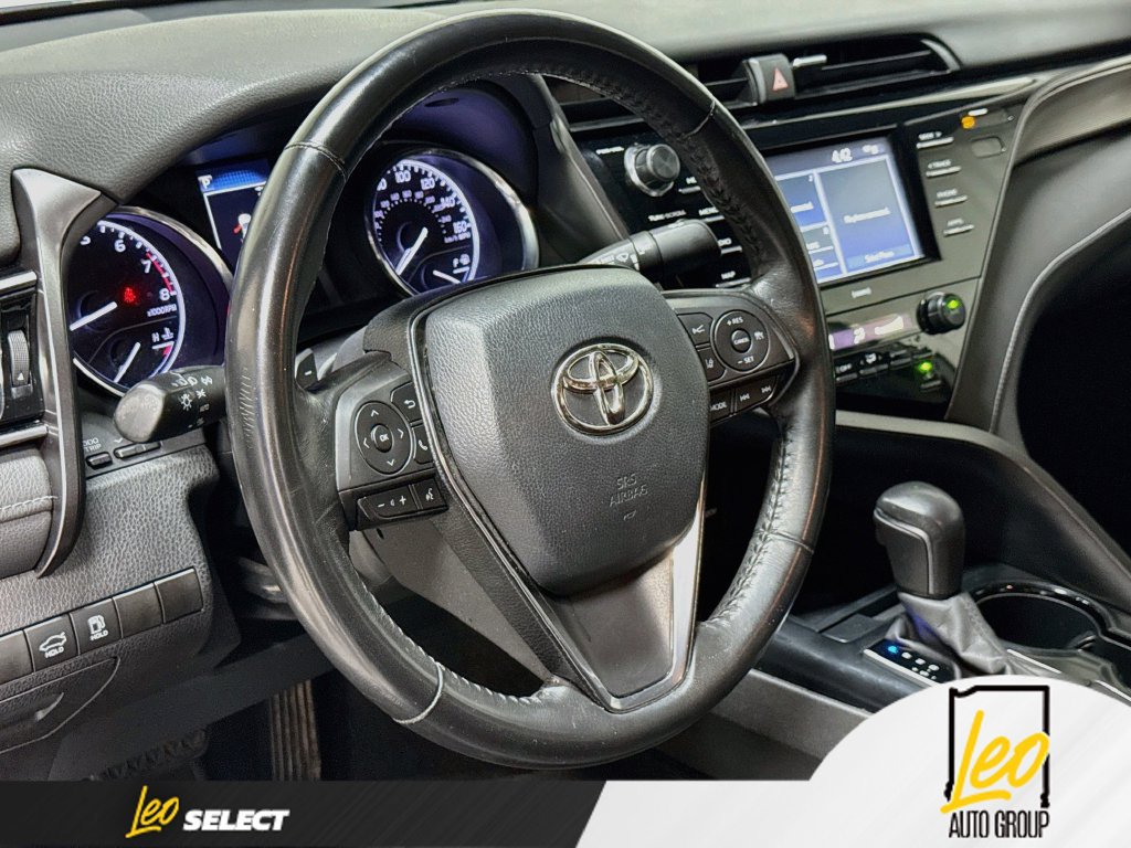 Used 2020 Toyota Camry SE w/ Convenience Package FWD image 14