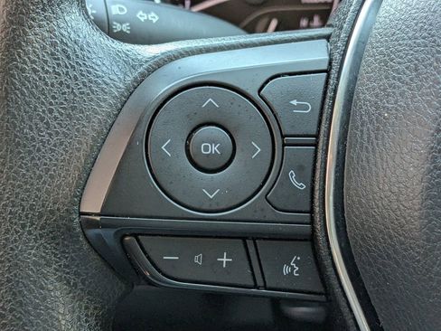 Used 2020 Toyota Camry LE image 23