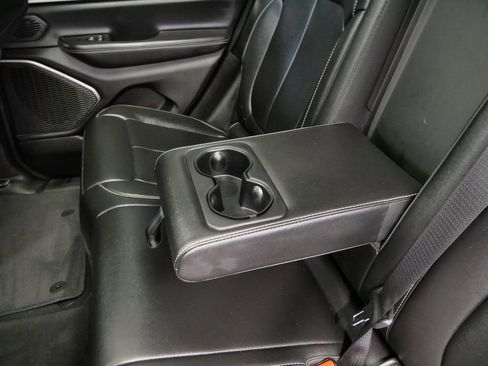 Used 2024 Jeep Grand Cherokee Limited 4xe image 8