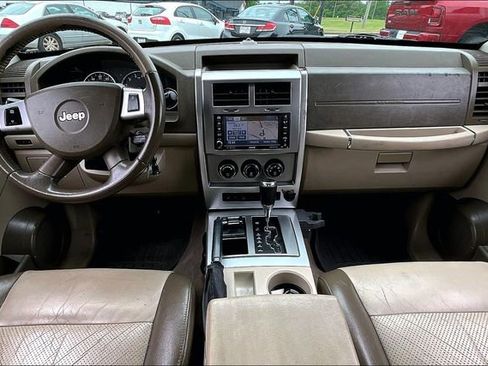 Used 2008 Jeep Liberty Limited w/ Premium Group AWD/4WD image 7