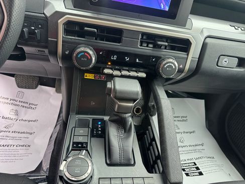 Used 2025 Toyota Tacoma SR5 AWD/4WD image 11