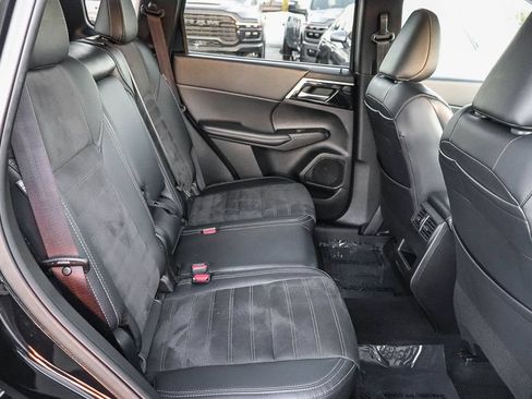 Used 2024 Mitsubishi Outlander SE AWD/4WD image 19