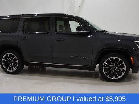 Used 2022 Jeep Wagoneer Series III w/ Premium Group I image 3