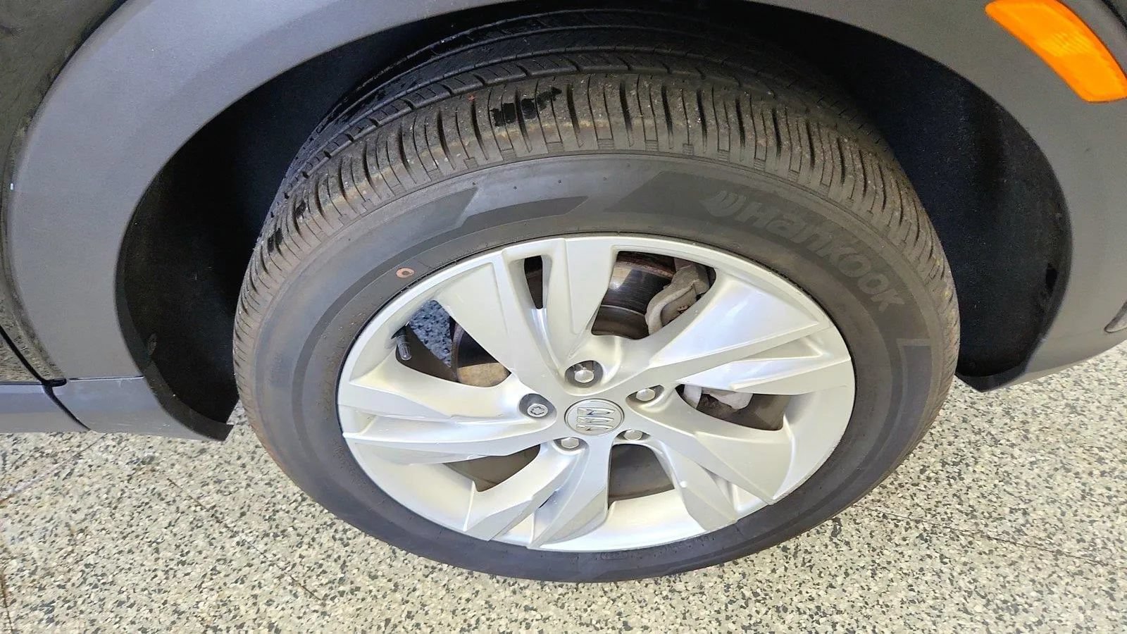 Used 2024 Buick Encore GX Preferred AWD/4WD image 30