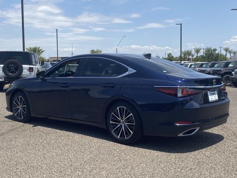 Used 2024 Lexus ES 350 w/ Premium Package FWD image 4