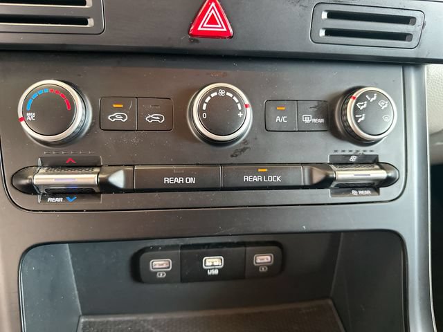 Certified 2024 Kia Carnival LX FWD image 18