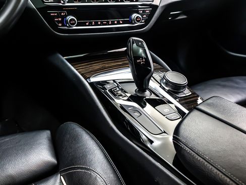 Used 2018 BMW 530e image 6